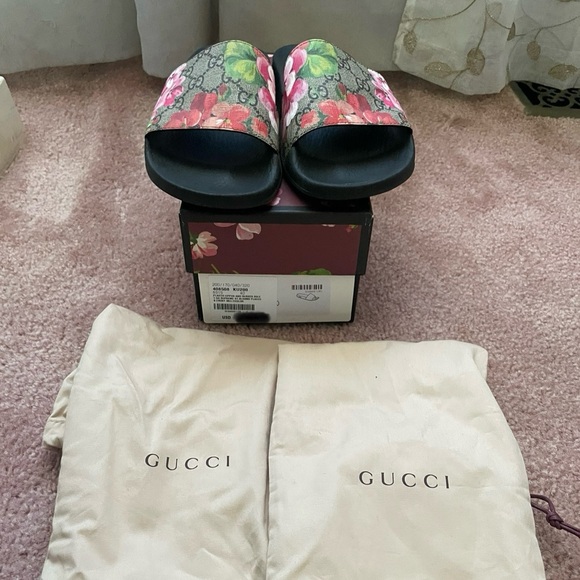Gucci Black and Pink Floral Slides - Picture 1 of 7